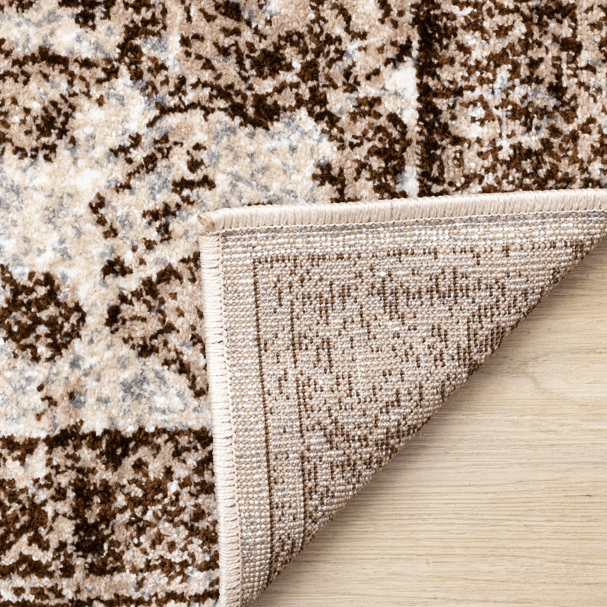 Antique Charm 5'3" x 7'7" Distressed Classic Area Rug - Brown, Grey, White - Image 4