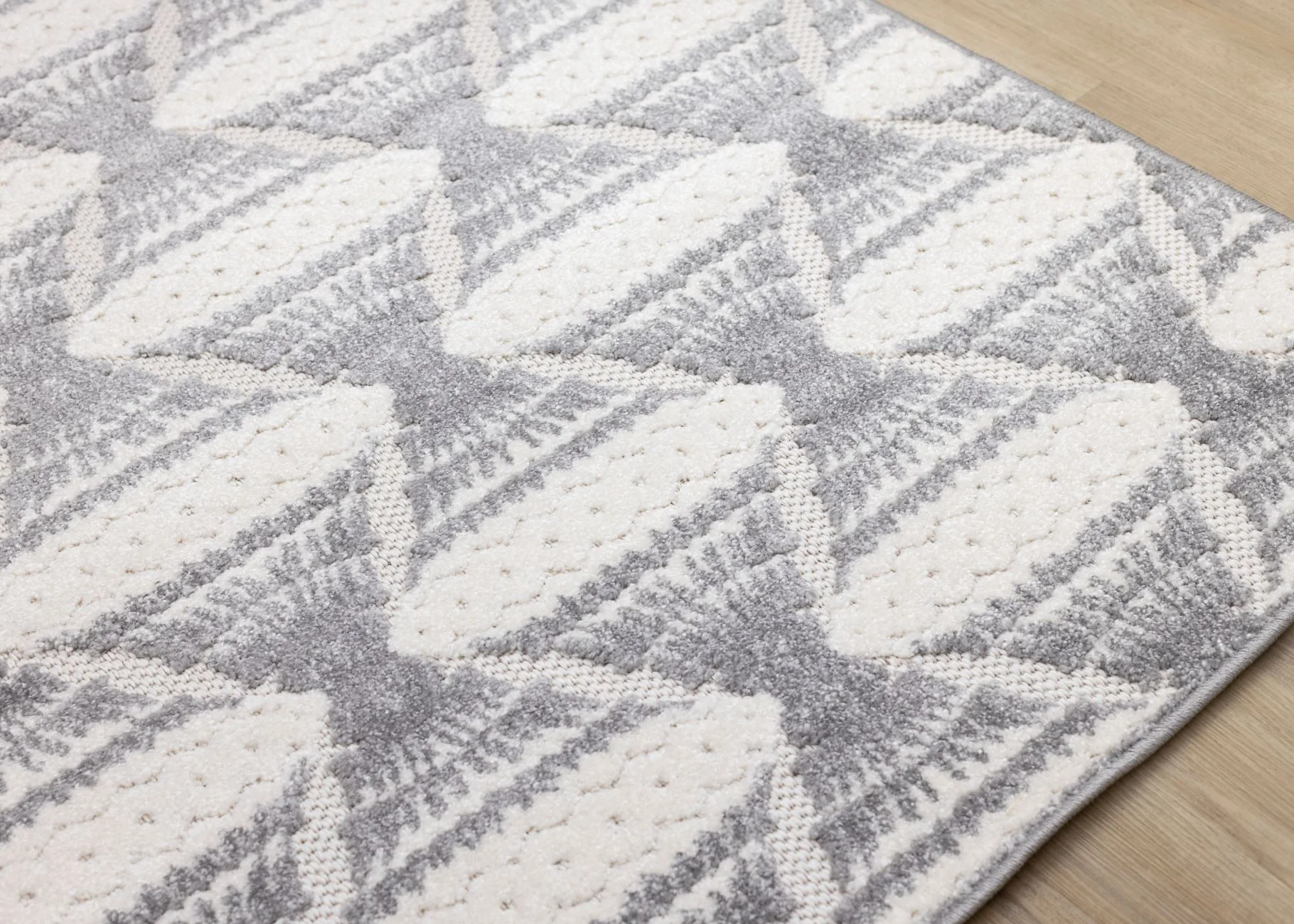 Grey Pathway 5'3" x 7'7" Ogee Patterned Area Rug - Grey, White - Image 3