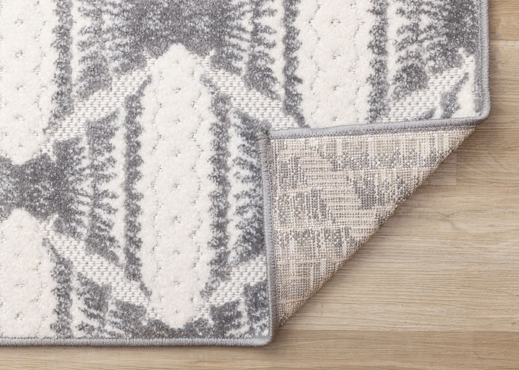 Grey Pathway 5'3" x 7'7" Ogee Patterned Area Rug - Grey, White - Image 5