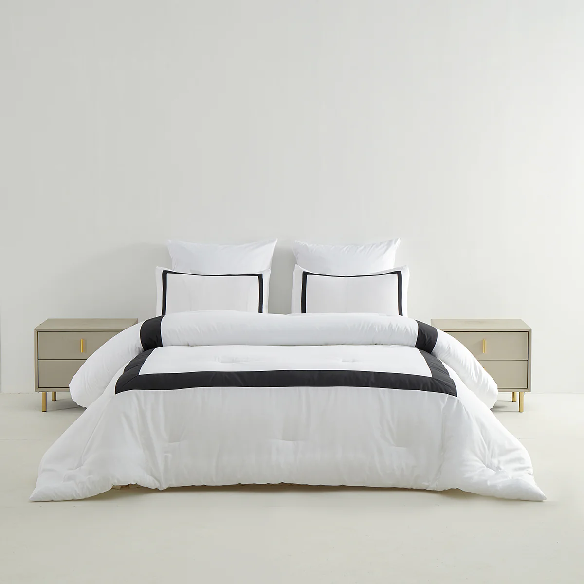 In Harmony 5-Piece Queen Set - White, Black