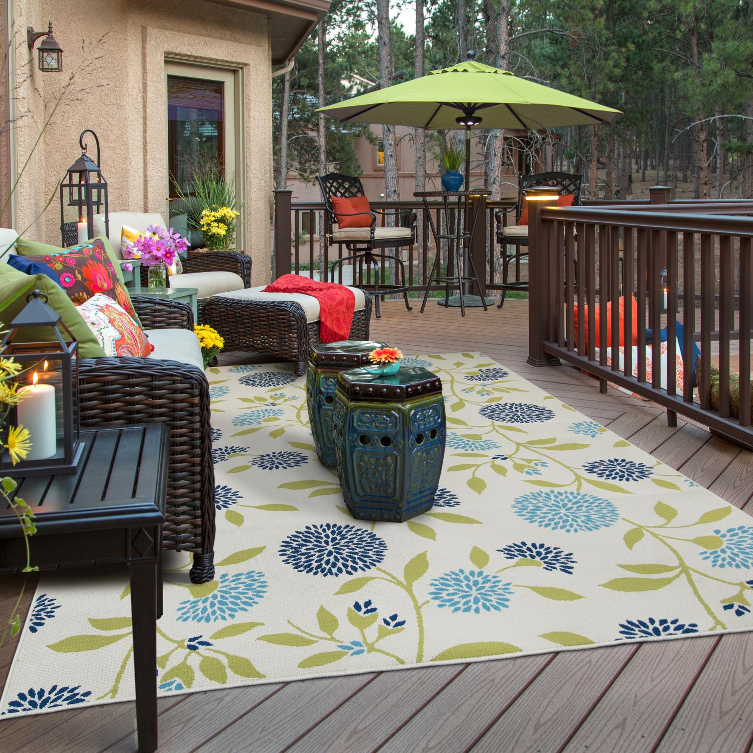 Lagoon W8327YL Floral Indoor/Outdoor Area Rug (3'7"X5'6") - Image 2